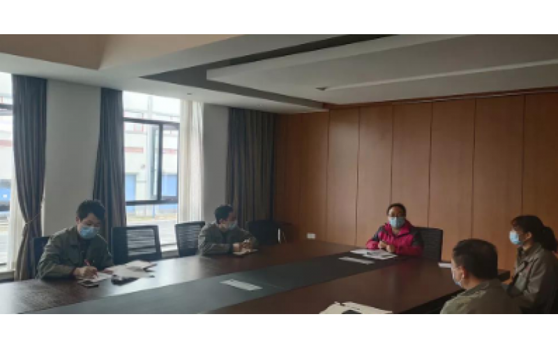 黨旗下，他們用奉獻編織阻擊疫情防護網